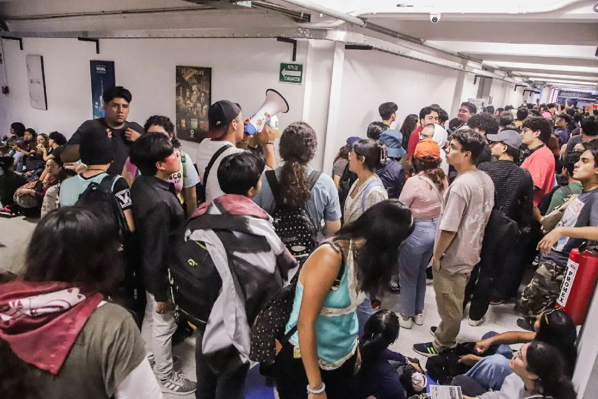 SEP responde a protestas de estudiantes del IPN; propone mesa de diálogo para atender demandas