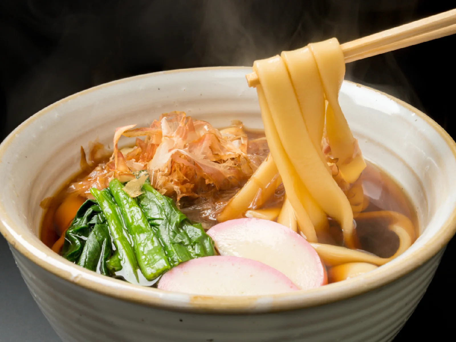 sopa japonesa con fideos kishimen