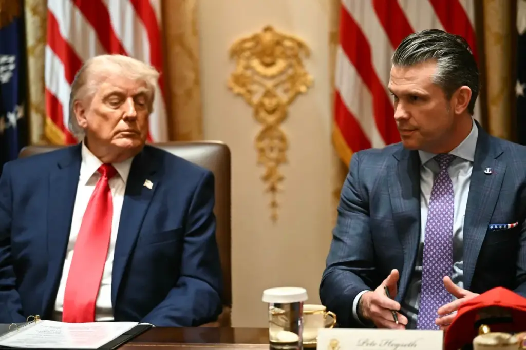 “Estamos yendo a la guerra con los cárteles”: Pete Hegseth endurece discurso en el gabinete de Trump