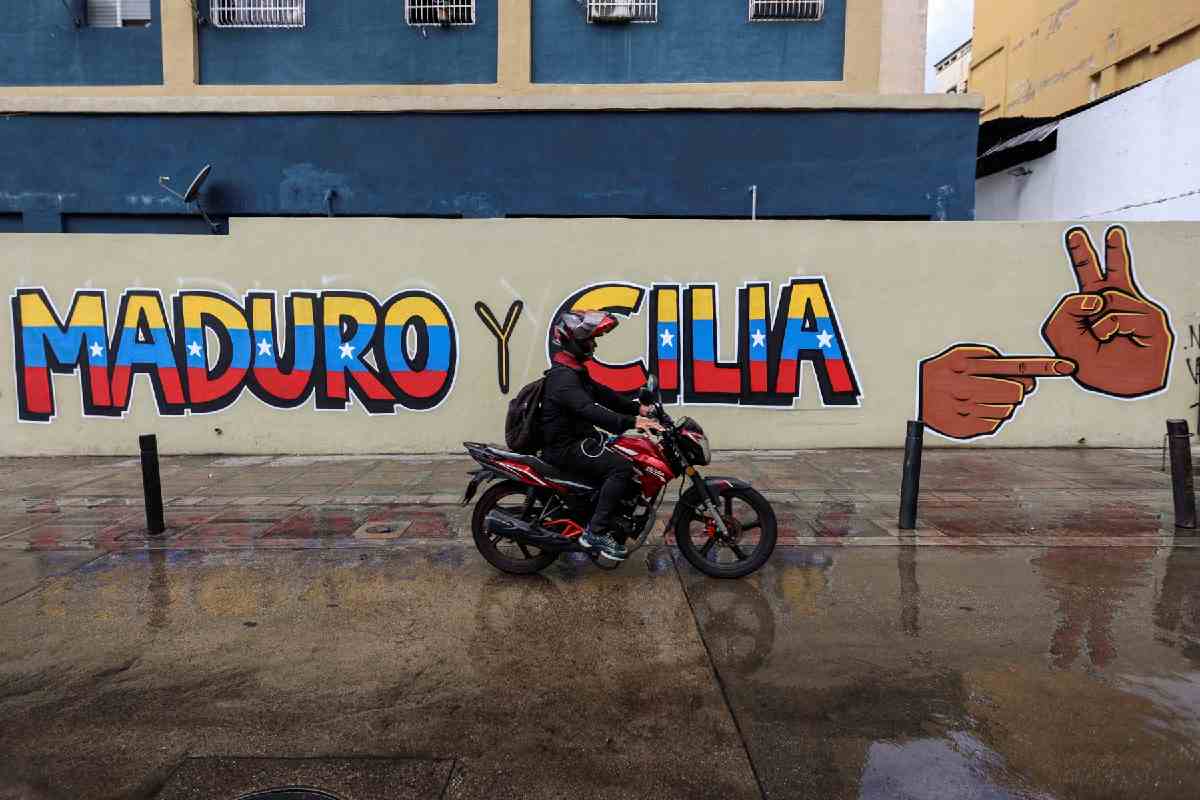 Defensa de Nicolas Maduro y su esposa acuerda con fiscalía de EU celebrar próxima audiencia en junio