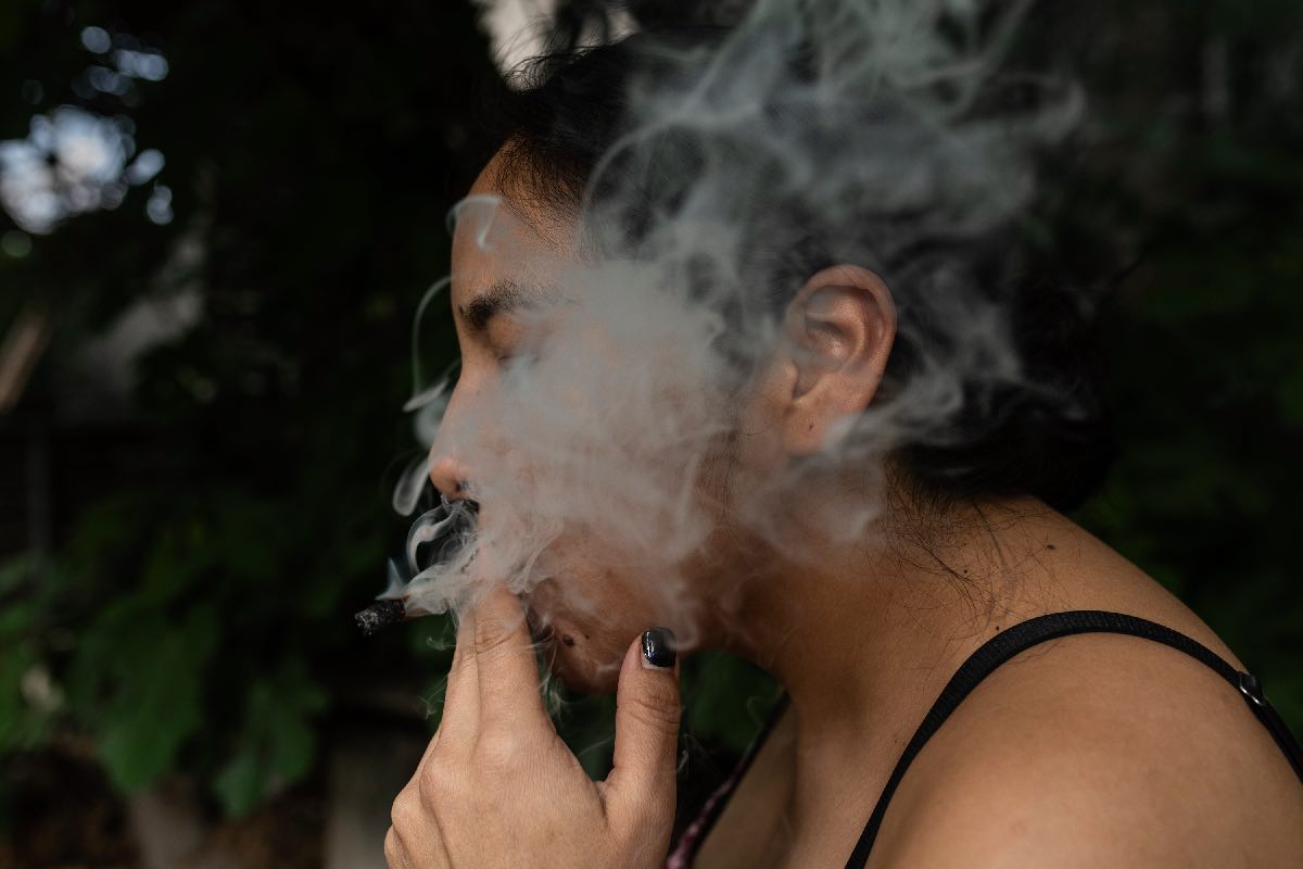 El laberinto de la marihuana: el estigma de la mota… con a