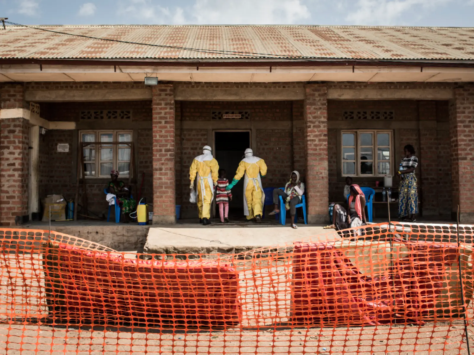 OMS declara emergencia sanitaria internacional por brote de ébola en África