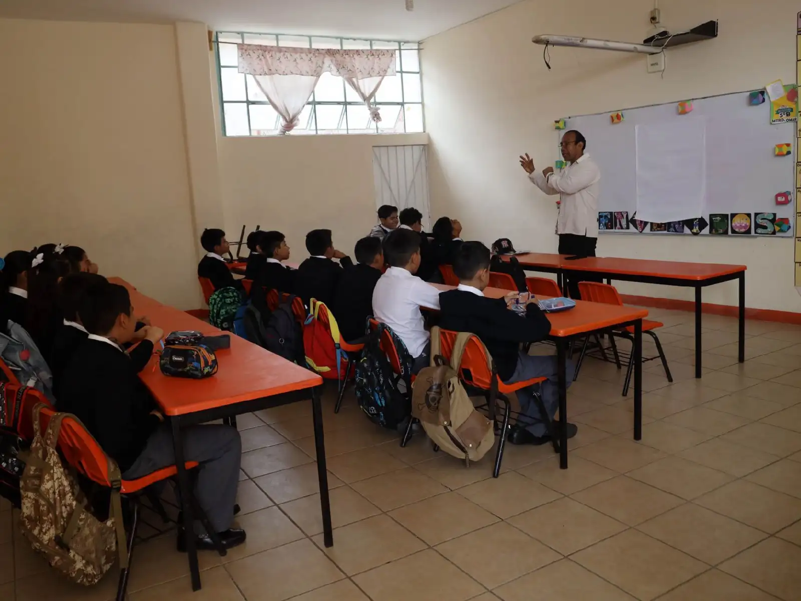 Adelanto de fin de clases agrava rezago educativo, alertan organizaciones