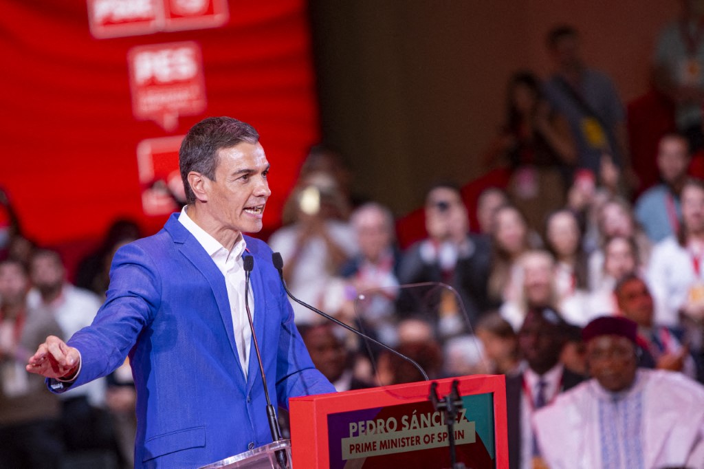 Presidente de España critica visita de Díaz Ayuso a México; "acabó dando vergüenza", afirma