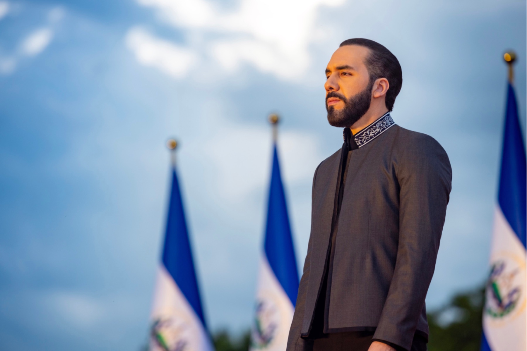periodista-exiliado-oscar-martinez-advierte-modelo-bukele-el-salvador-4