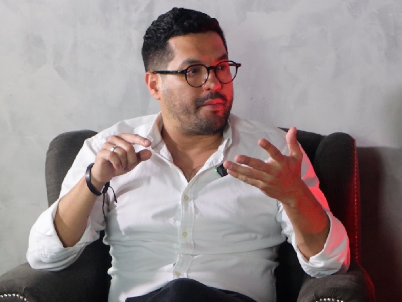 “Denle todo el poder a un hombre y verán cómo les va”: Óscar Martínez advierte sobre modelo Bukele
