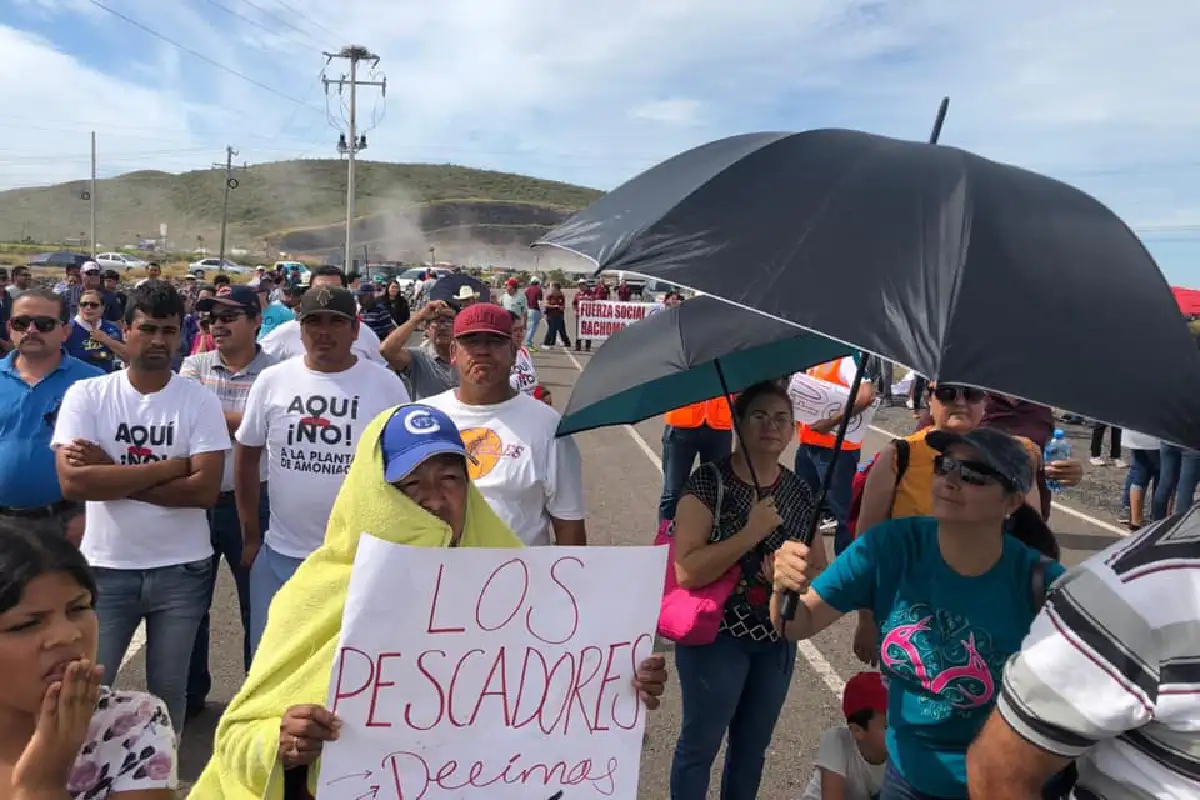 Arribo de equipos para planta de amoniaco reaviva protestas en Topolobampo y Ohuira, Sinaloa