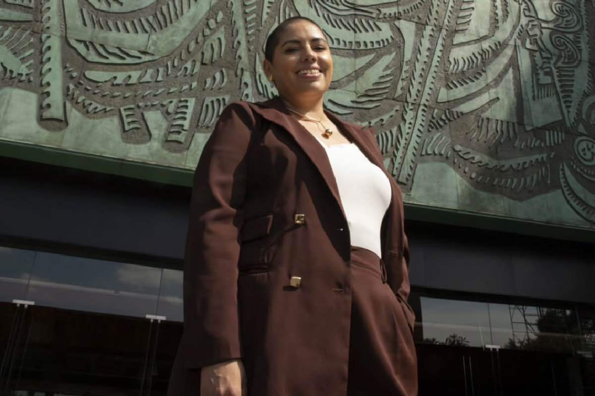 Samara Martínez denuncia discriminación; Viva Aerobus no la deja viajar con su máquina de diálisis 