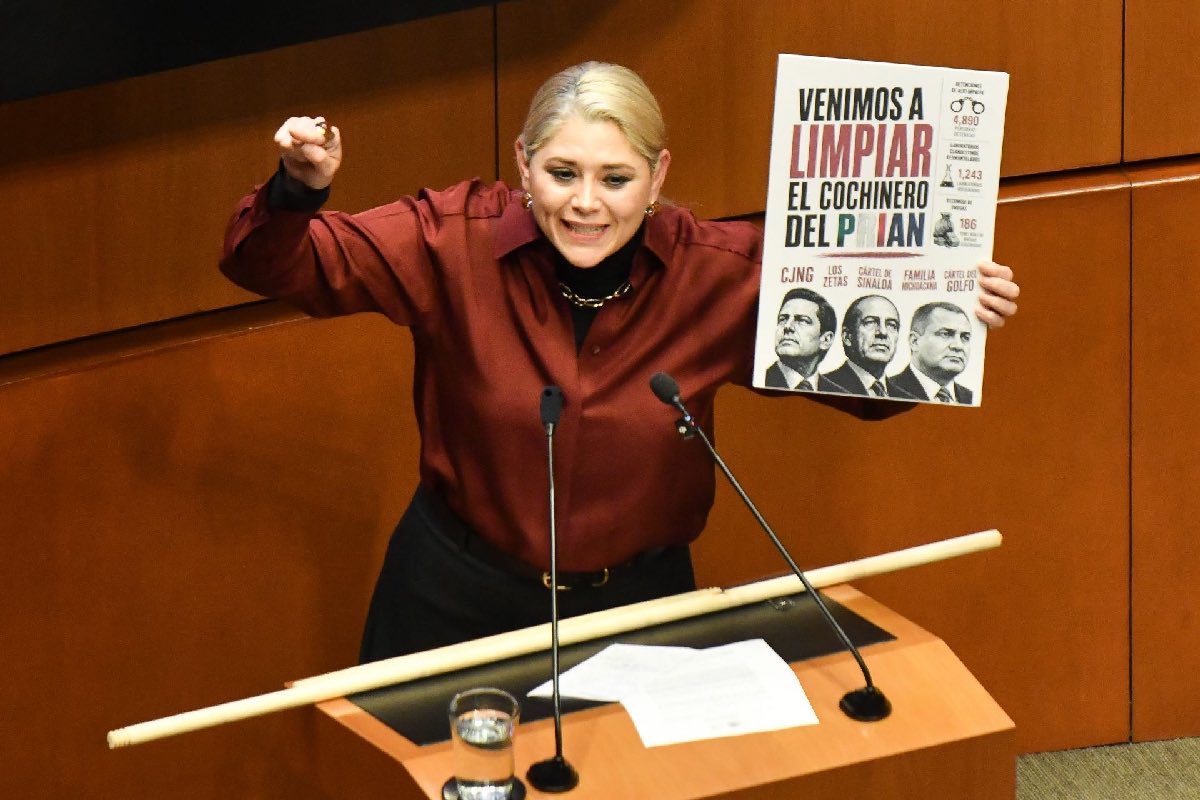 Verónica Noemí Camino Farjat, senadora de Morena, en la sesión extraordinaria del Senado