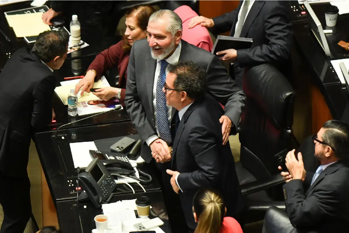 La reforma, avalada previamente por la Cámara de Diputados en la noche anterior, fue aprobada alrededor de las 2:30 de la madrugada del viernes en el Senado
