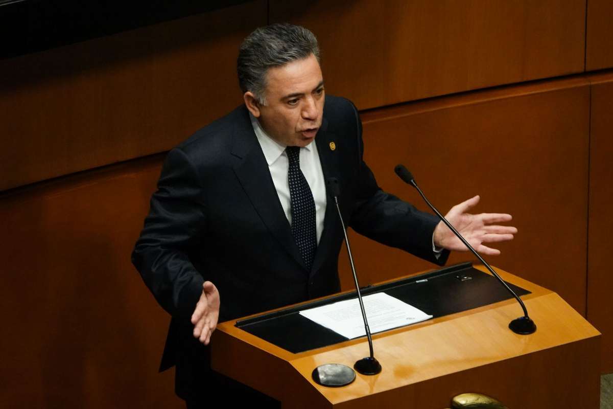 Senador Enrique Inzunza rechaza pedir licencia tras acusaciones de EU