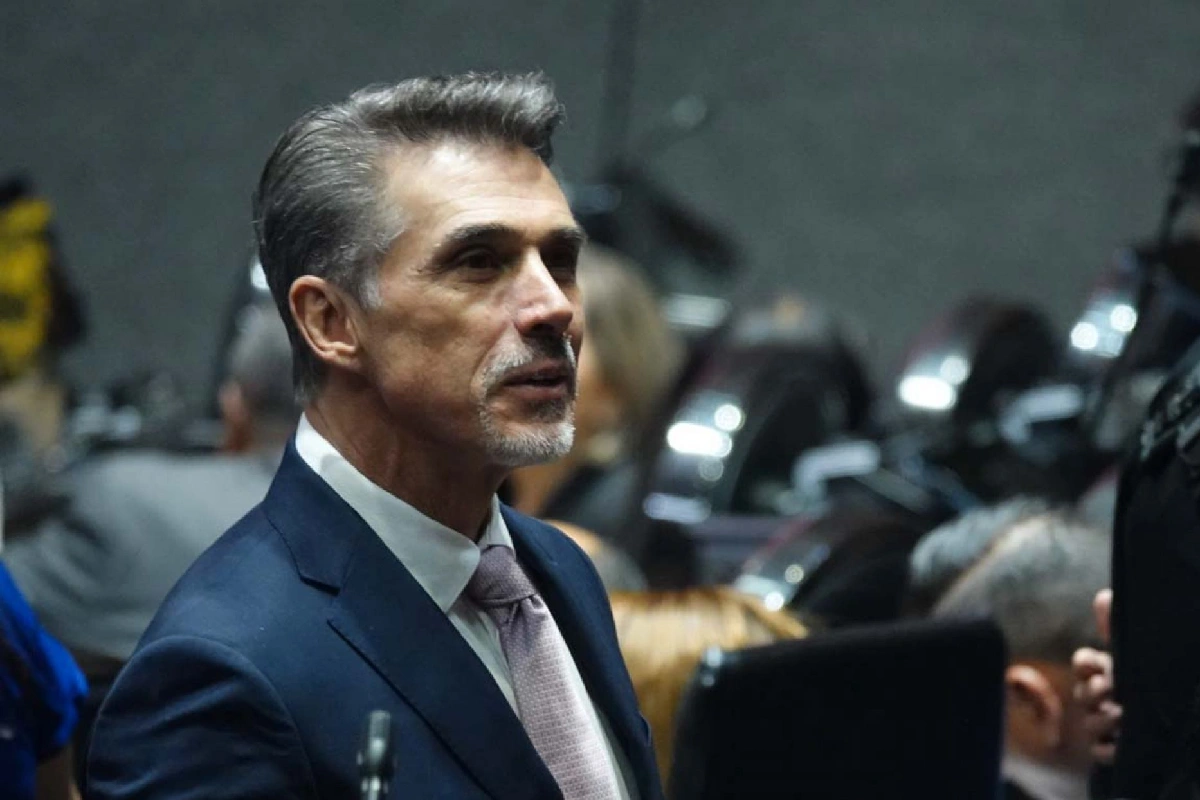 “Hubo maltrato y rudeza innecesaria”, dice Sergio Mayer tras renunciar a Morena