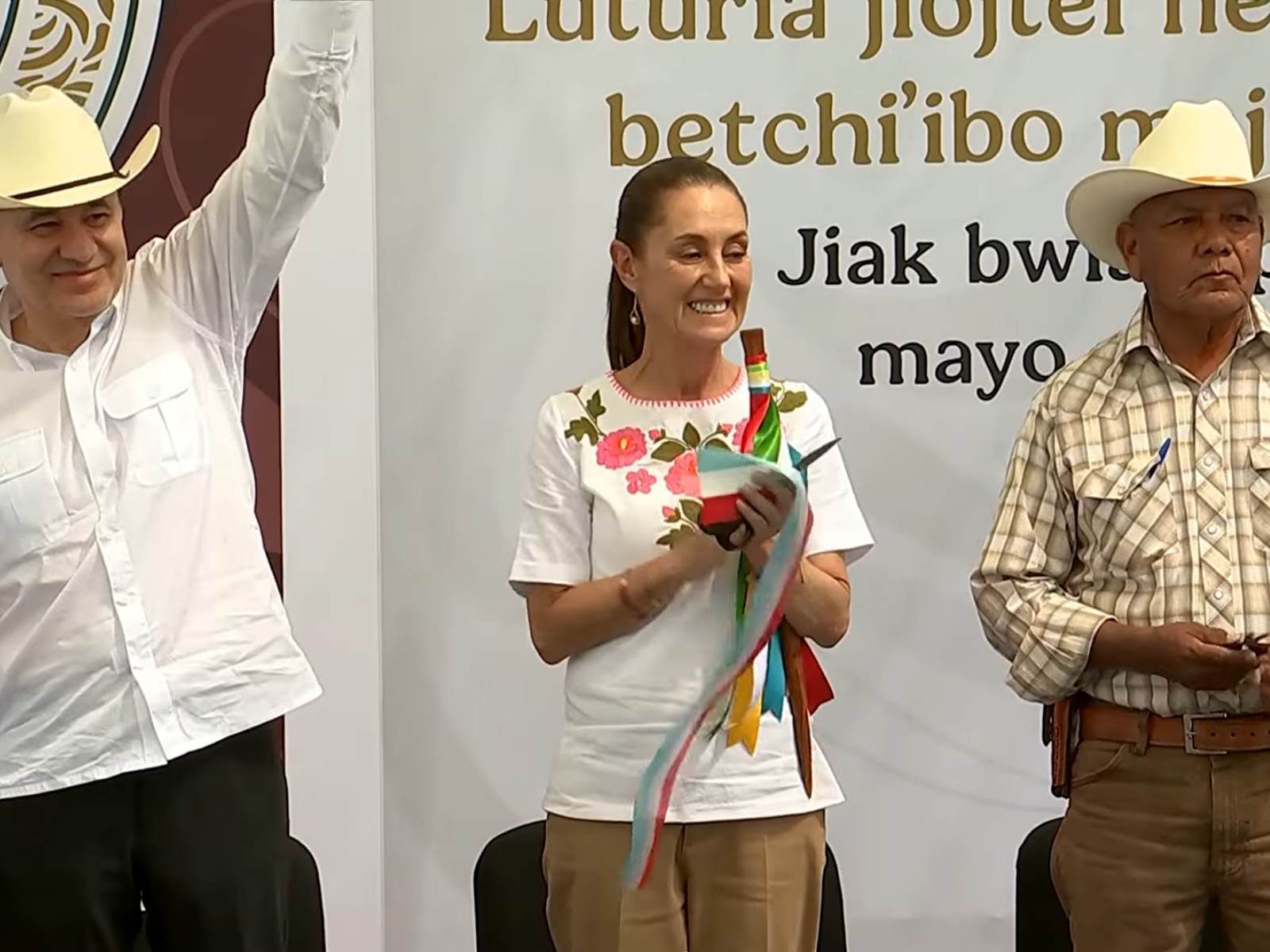 Traen a Díaz Ayuso “y reconocen a Hernán Cortés”: Sheinbaum critica a opositores ante el pueblo yaqui en Sonora