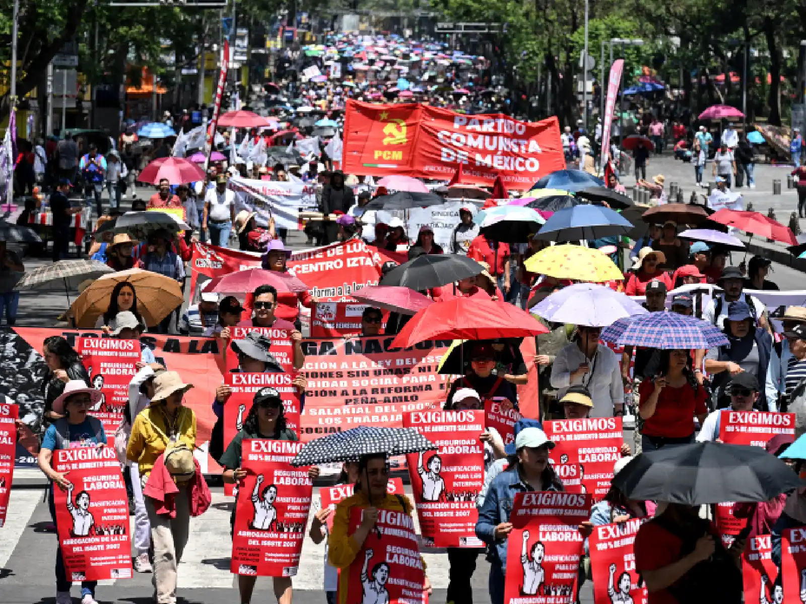 Maestros disidentes del SNTE rechazan aumento salarial del 9%; preparan megamarcha para el arranque del Mundial