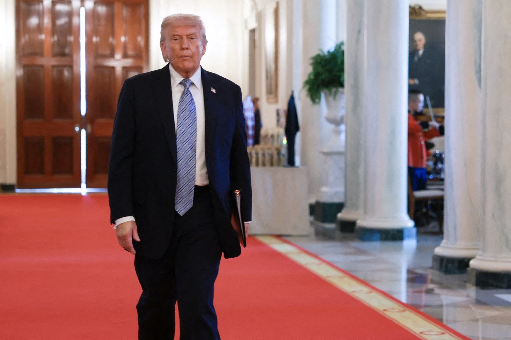 Trump condiciona el fin de la guerra contra Irán; "deben aceptar entregar lo acordado", dice