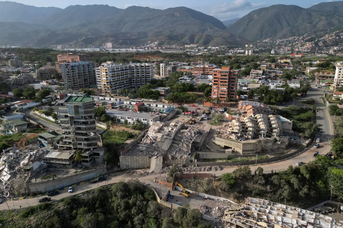 Afectados por los sismos enfurecen en Venezuela por la lenta ayuda oficial para rescatar sobrevivientes
