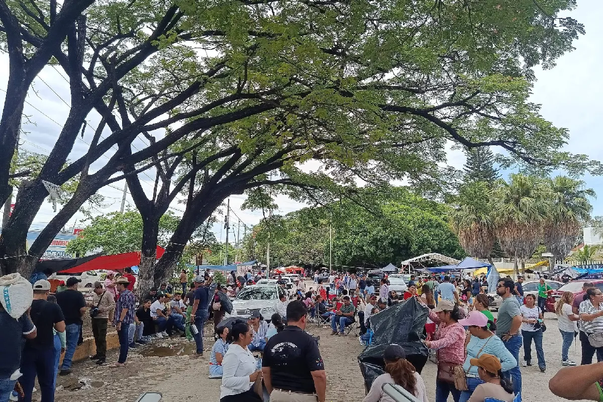 CNTE mantiene tomas de instalaciones de Pemex, casetas de cobro y aeropuertos en Oaxaca y Baja California; advierten más bloqueos