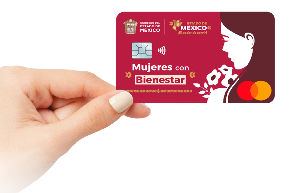 Mano sosteniendo una tarjeta de Mujeres con Bienestar
