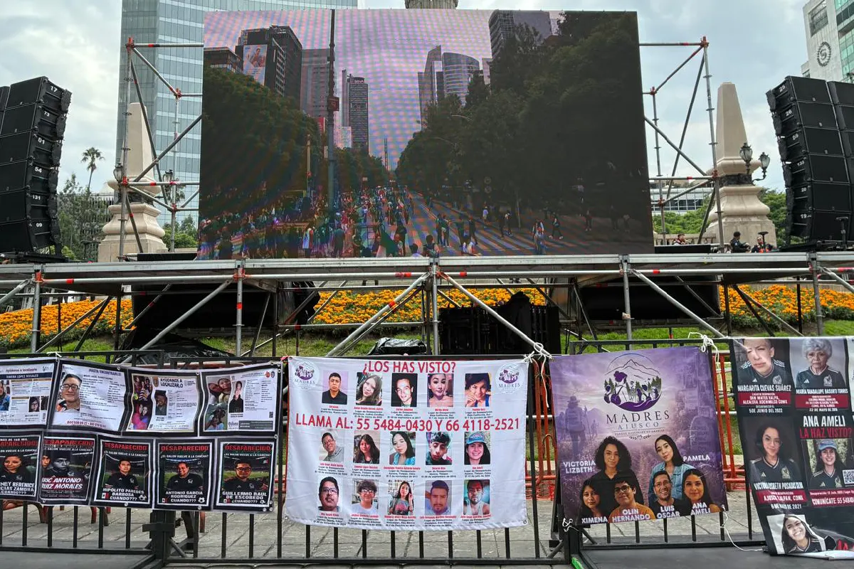 “Estamos actuando desde el corazón”: buscadoras protestan en CDMX previo al partido de México