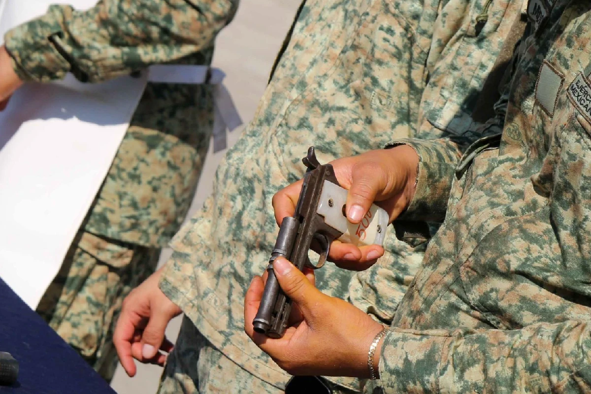 Investigan muerte de mujer militar por disparo dentro de cuartel en Reynosa, Tamaulipas