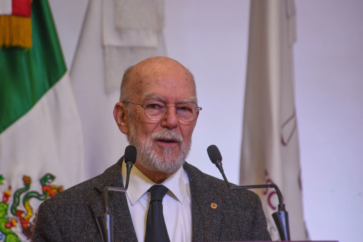 Juan Luis González Alcántara Carrancá, exministro de la Corte, sonriendo 