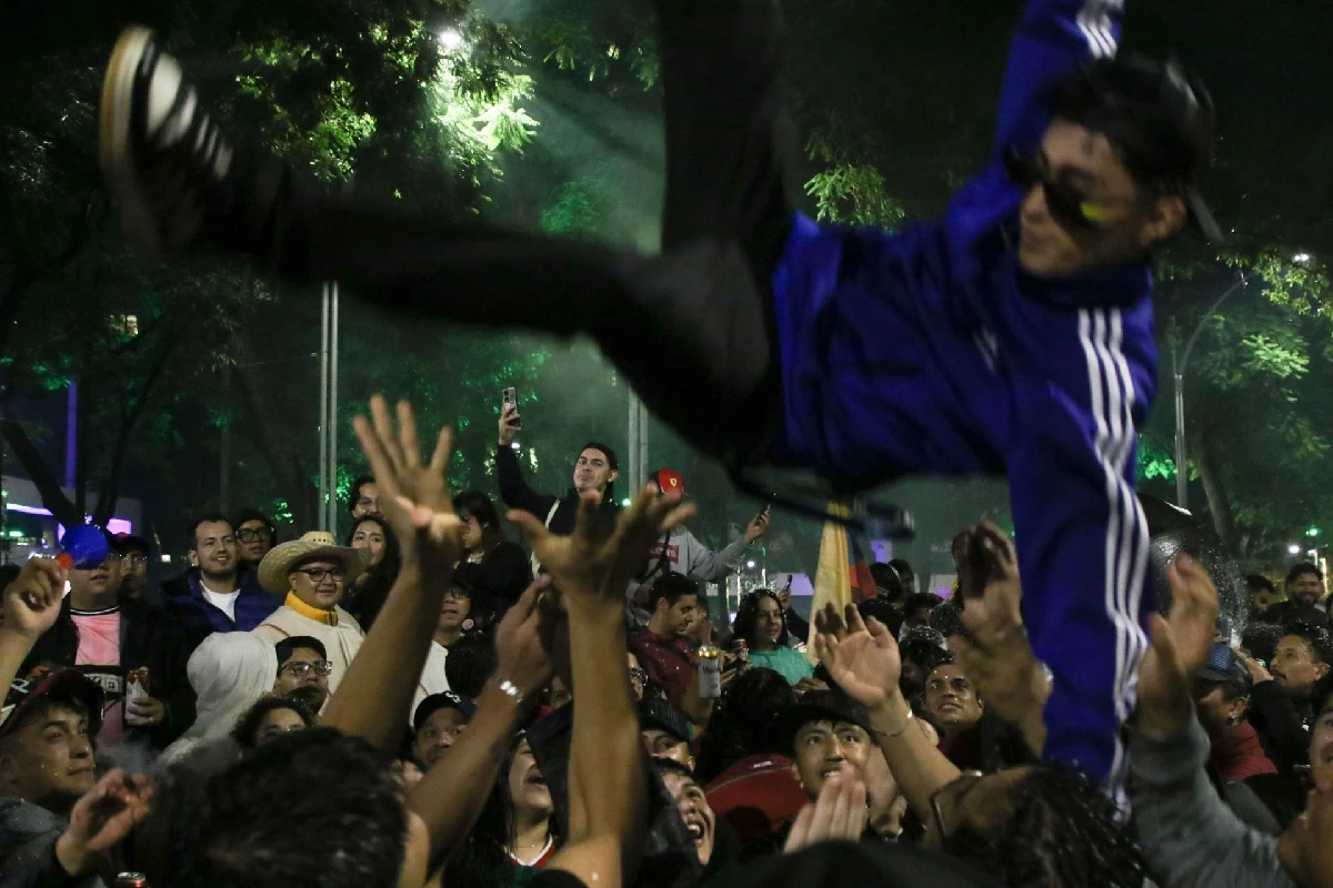 Aficionado lanzado al cielo 