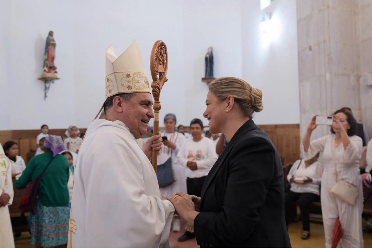 Maru Campos Cerocahui sacerdotes jesuitas