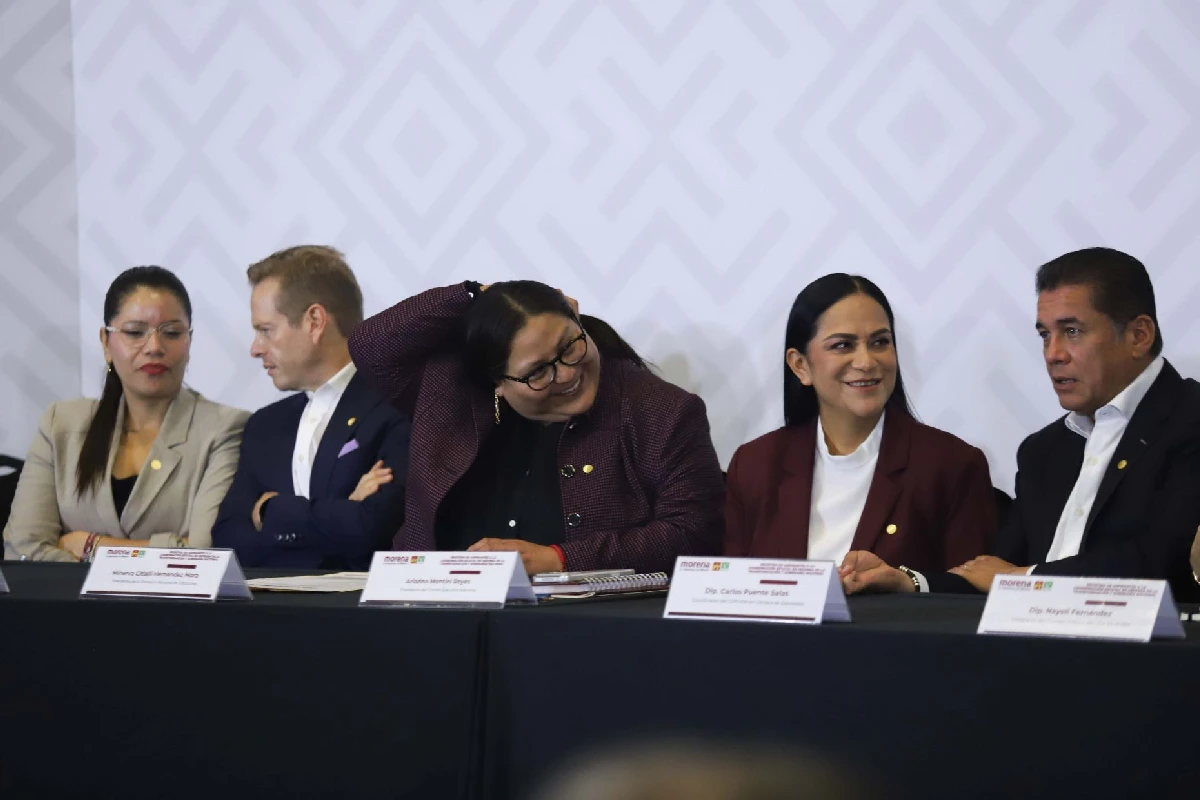 Morena inicia registros de aspirantes a una gubernatura.