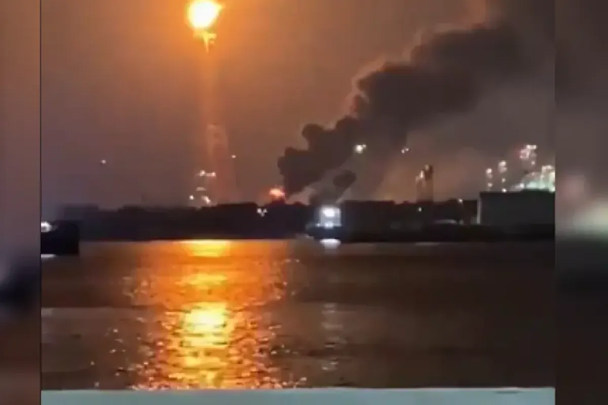 Nuevo incendio en refinería Dos Bocas: Pemex reporta falla en planta de generación eléctrica; descarta riesgos