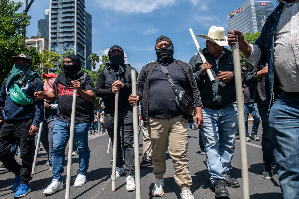 Paro nacional de la CNTE: maestros marchan al Zócalo y mantienen exigencias sobre pensiones y salarios
