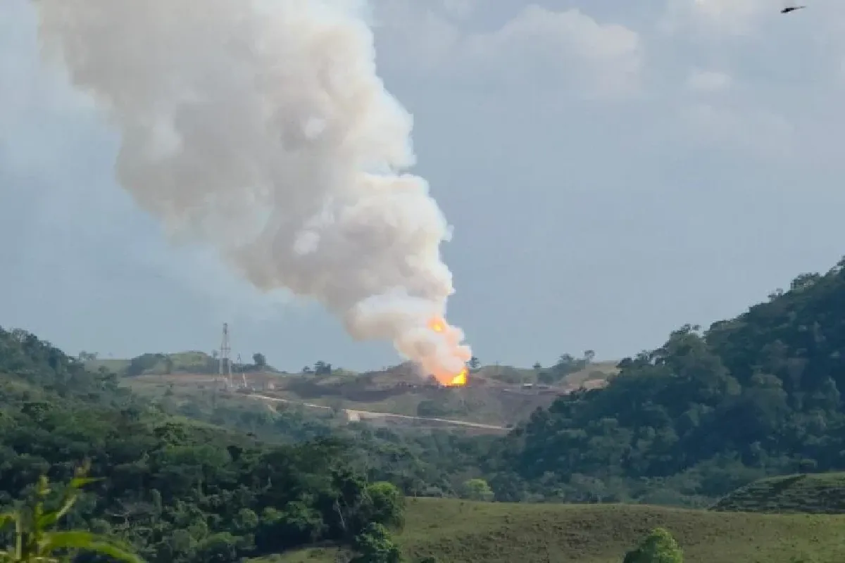 Pemex asegura que hay control en el Pozo Krem-1 por incendio ocurrido en Las Choapas, Veracruz, pese a denuncias de daños en la población