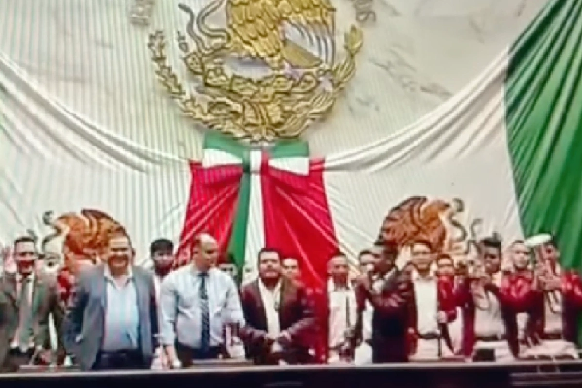 Presidente del Congreso de Michoacán ofrece disculpas por invitar a banda que interpretó un narcocorrido