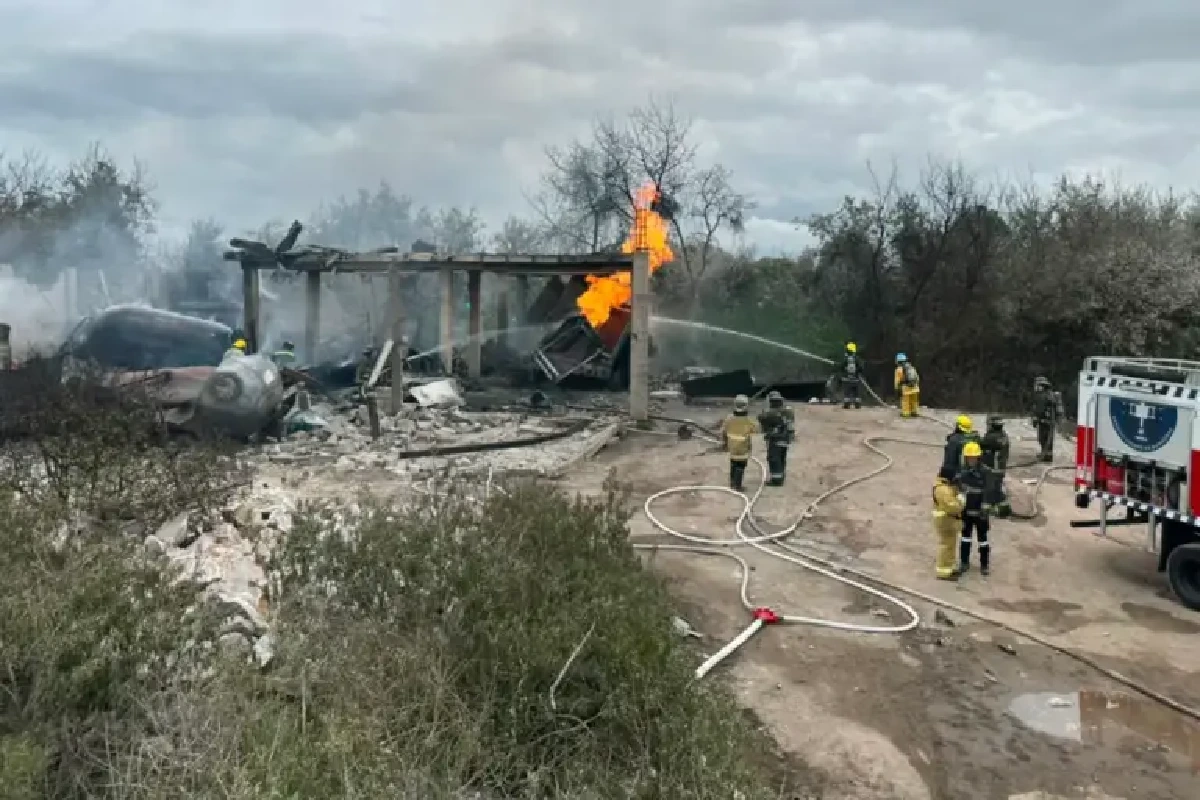Remueven a mandos y elementos de la Policía Estatal en Tepeaca, Puebla, tras explosión de pipas de gas