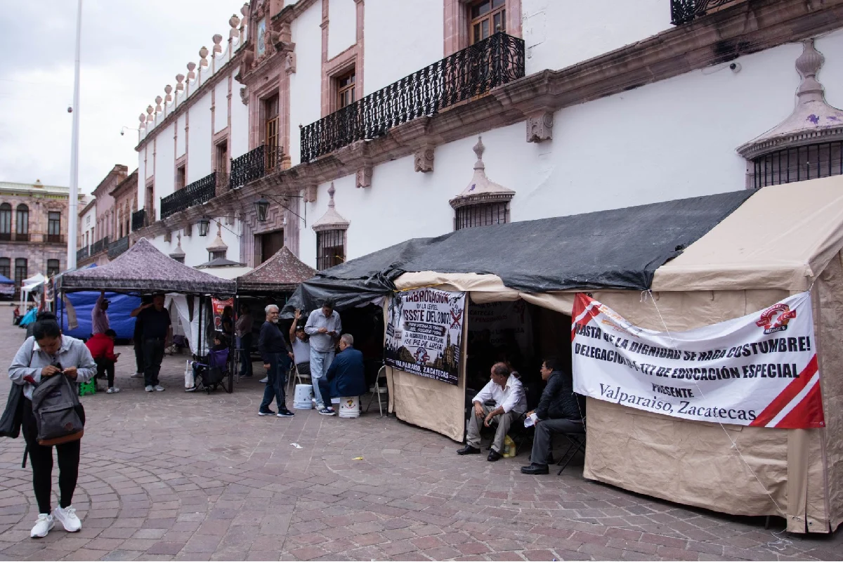 Carpas colocadas por maestros en Zacatecas