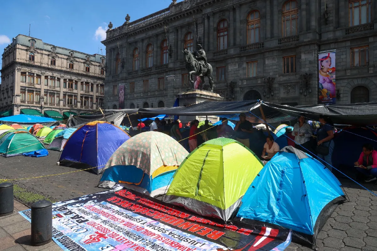 Secretaría de Seguridad CDMX investiga actuación de policías durante protesta de la CNTE; hay dos maestros lesionados