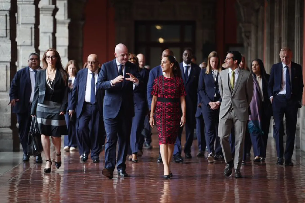 Sheinbaum recibe en Palacio Nacional a presidente de la FIFA previo a la inauguración del Mundial