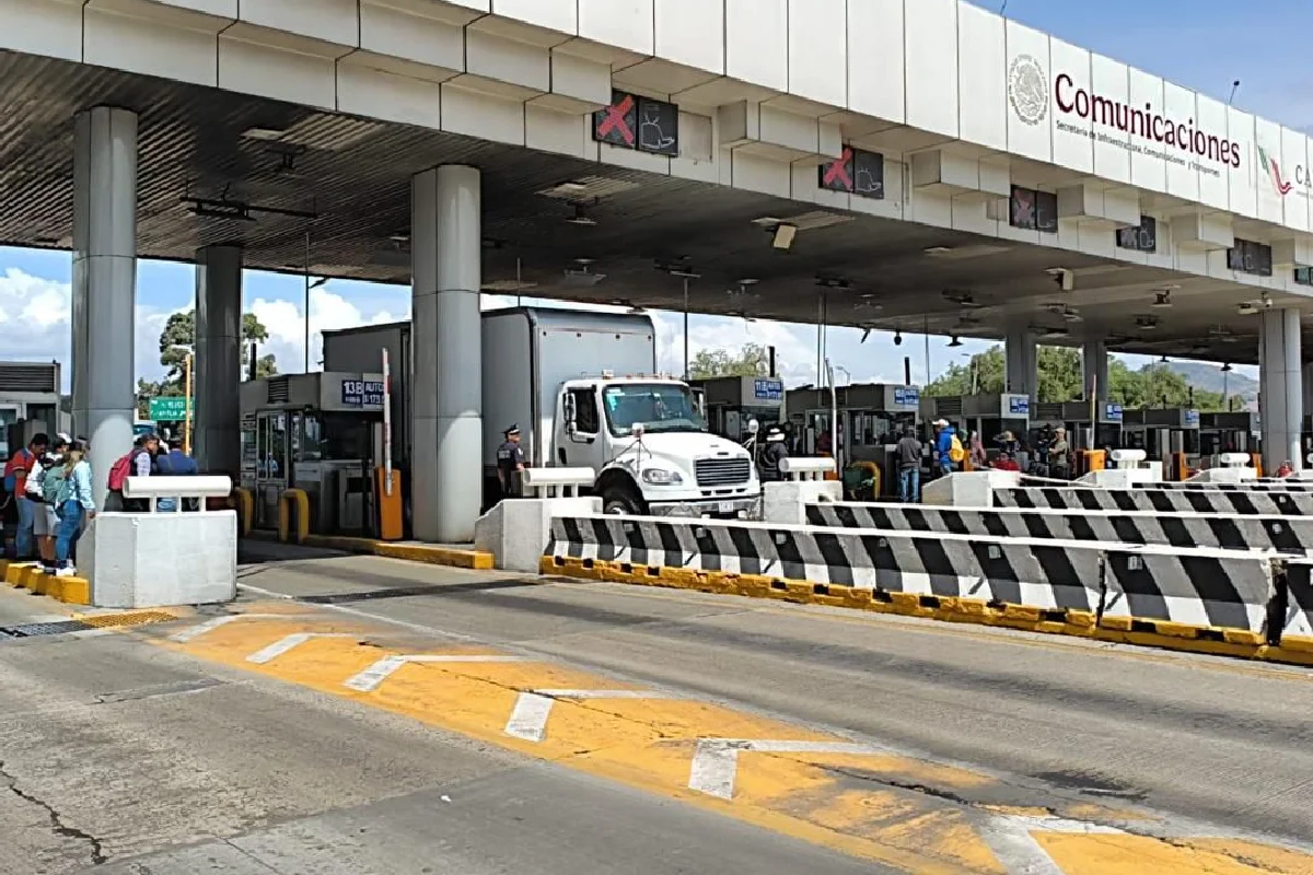 Toma de caseta por integrantes de la CNTE