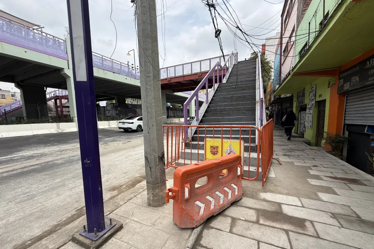 Accesos bloqueado en la Calzada Flotante de Tlalpan Foto: Dalila Sarabia