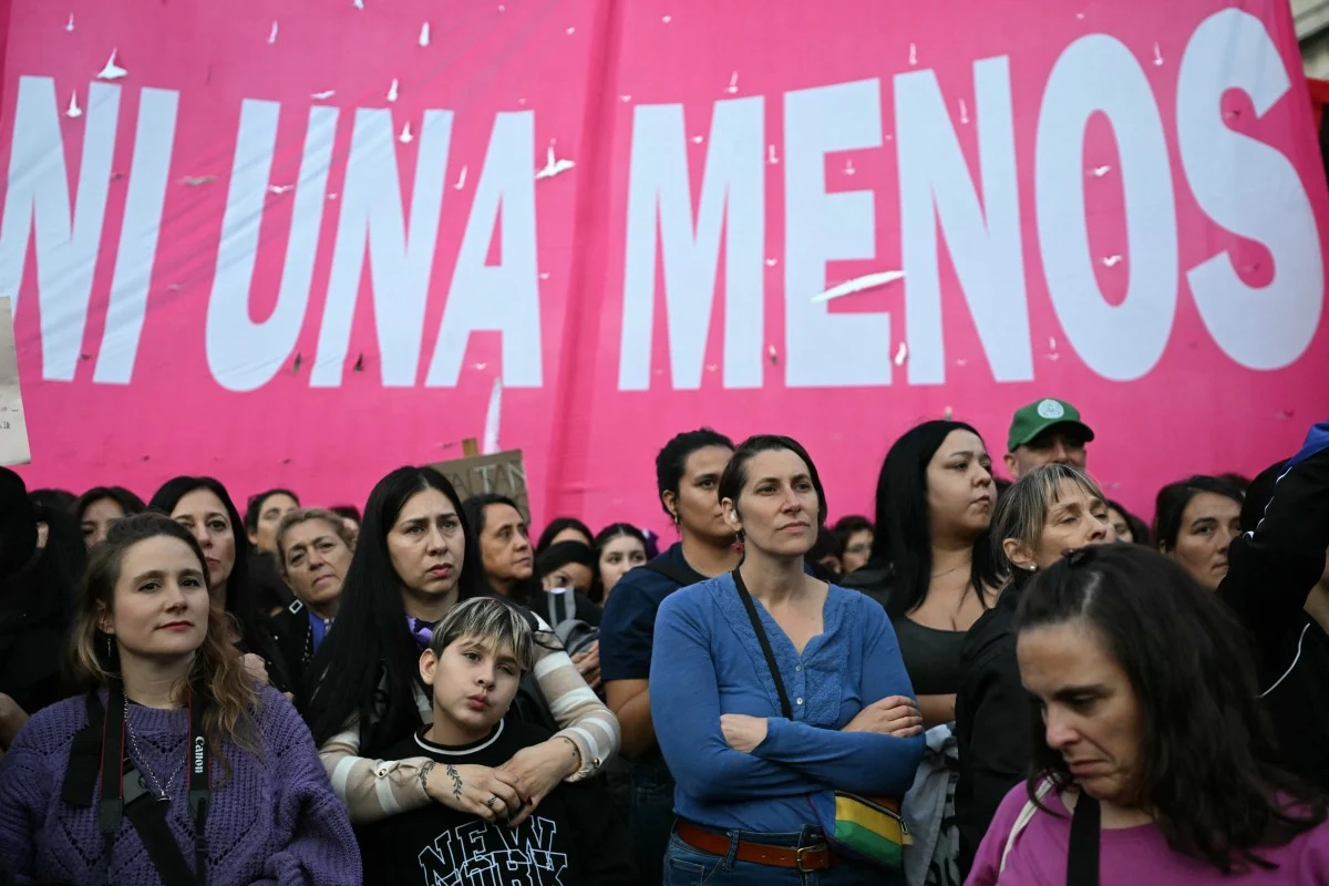 Argentina: multitudinaria marcha contra los femicidios reclama acción del Estado tras el asesinato de una adolescente