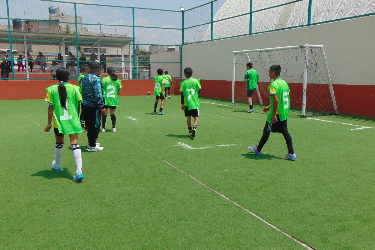Niñas y niños fueron convocados para participar en el torneo “Fut para el Mundo”