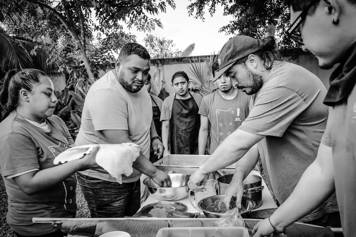 Pablo Soto cocina en Colombia con otros chefs