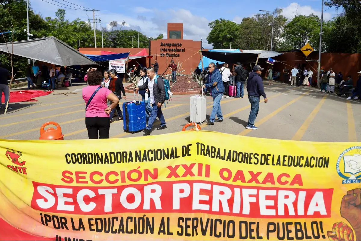 Pese a desabasto en gasolineras de Pemex en Oaxaca, CNTE mantiene sus bloqueos