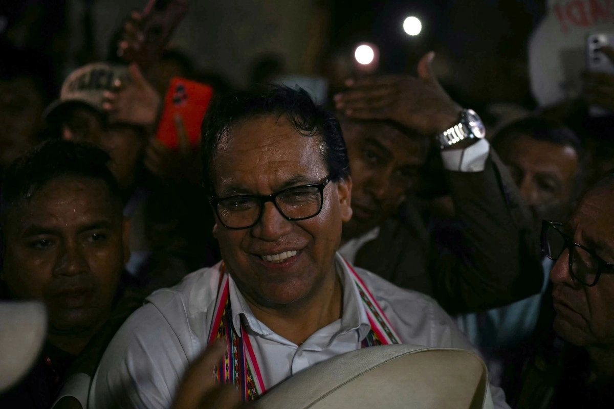 Elecciones en Perú: Roberto Sánchez adelanta a Keiko Fujimori en reñido recuento de votos