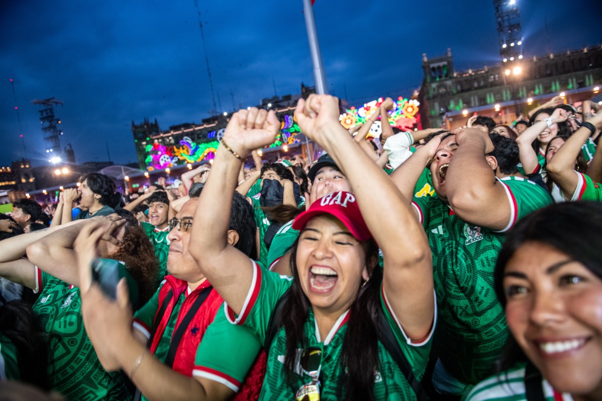 Los aficionados pasaron de la angustia a la euforia durante el partido de la Selección Mexicana