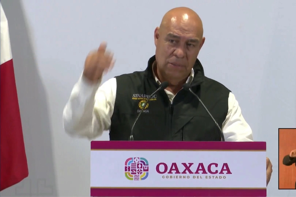 Pemex contiene fuga de combustóleo en ducto de Salina Cruz; Protección Civil de Oaxaca descarta riesgos para la población
