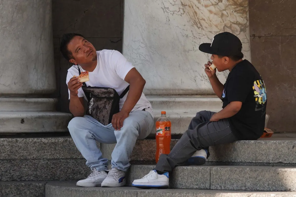 Hombres que cuidan: “La sociedad no está lista para que seamos los padres quienes cuidemos a los niños”