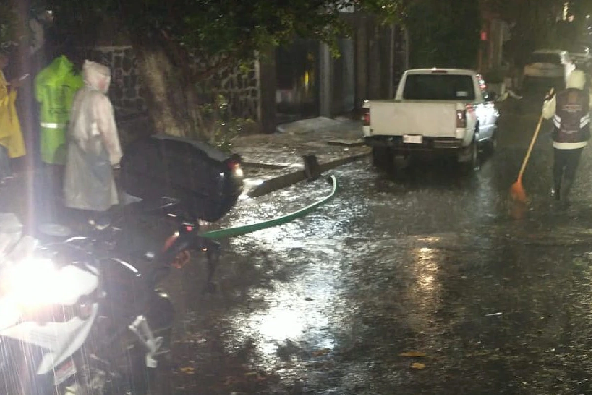 Lluvia colapsa sur de CDMX; se inunda Hospital Psiquiátrico de San Fernando