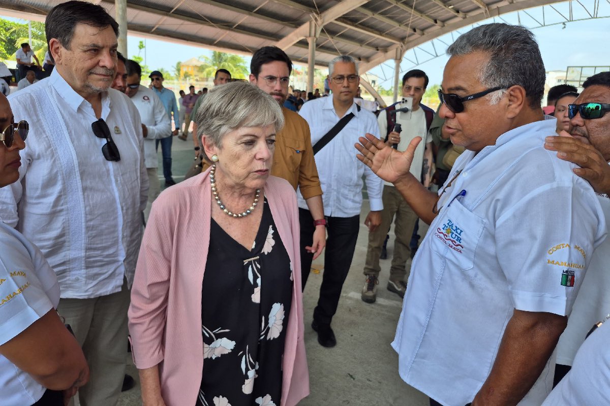 Alicia Bárcena escuchó a los habitantes de Mahahual