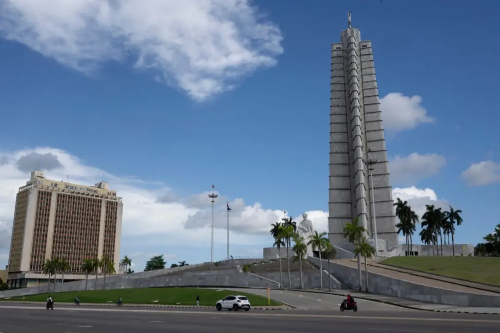 El bloqueo estadounidense ha llevado a la economía cubana, bajo embargo desde 1962, al borde del colapso.