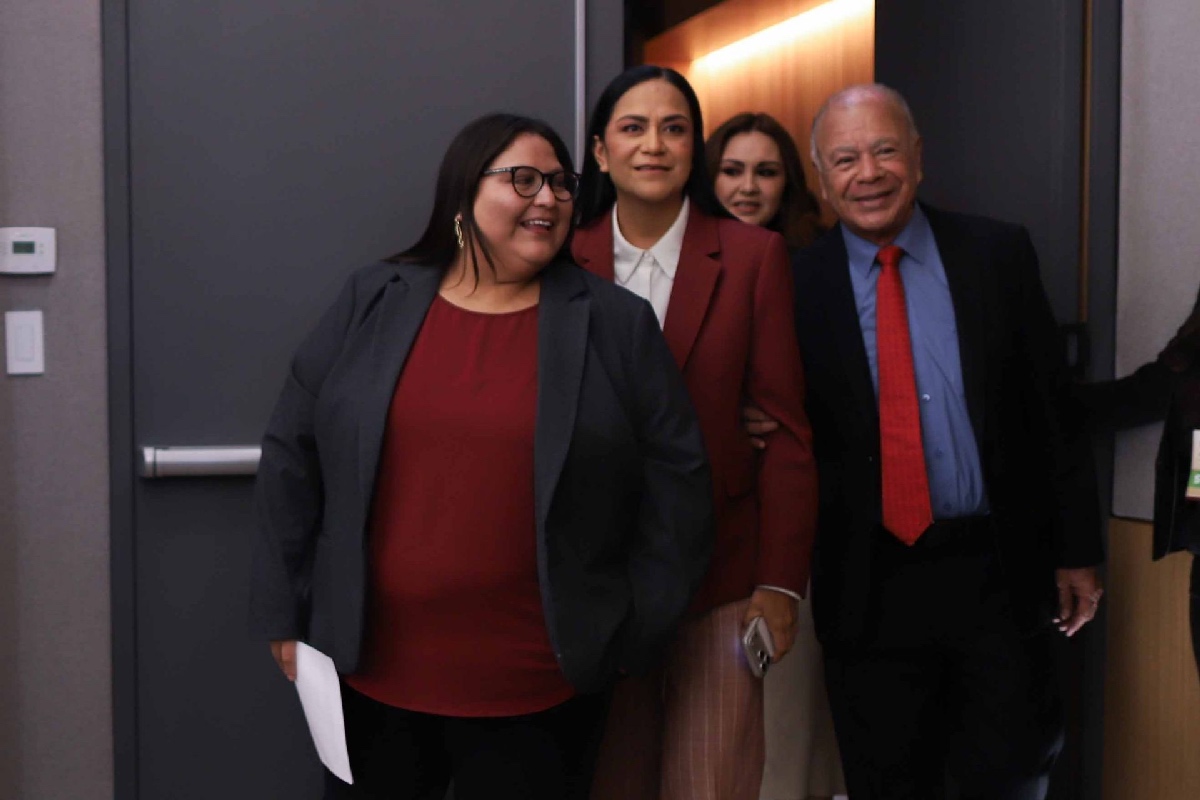 Citlalli Hernández, presidenta Nacional de la Comisión de Elecciones; Ariadna Montiel, presidenta de Morena; Alberto Anaya, presidente del PT, y la senadora Geovanna Bañuelos, a su llegada al Hotel Four Points